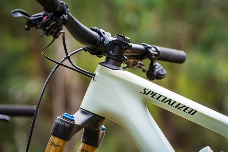 Gravel bike with route profile sticker on the top tube